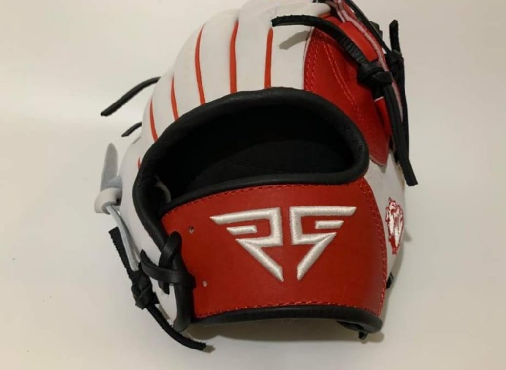 What size baseball glove do I need?