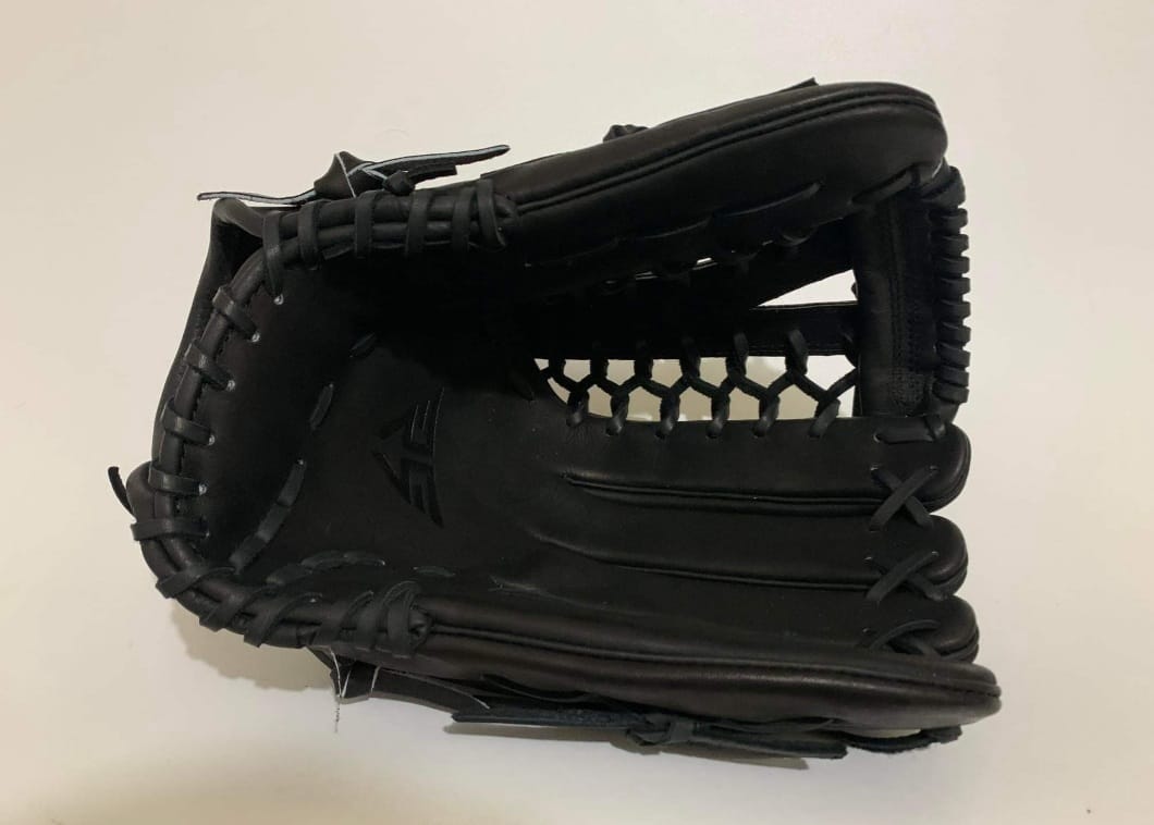 How Custom Baseball Gloves Can Help You Take Your Game To The Next Level