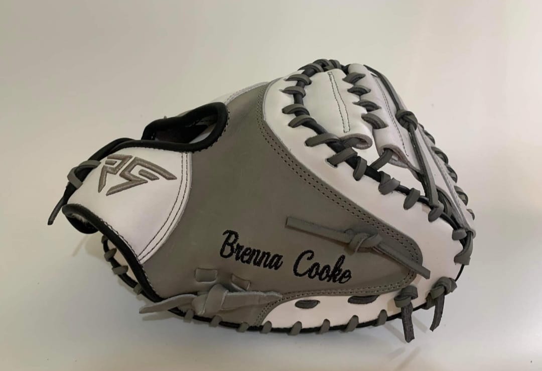Customize Your Baseball Gloves For Optimal Performance