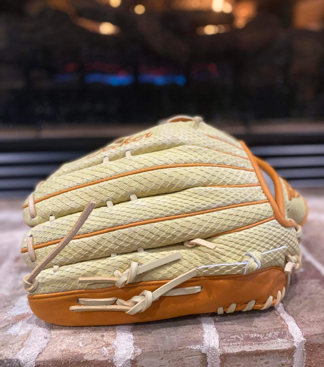 4 Secrets To Picking The Perfect Softball Glove