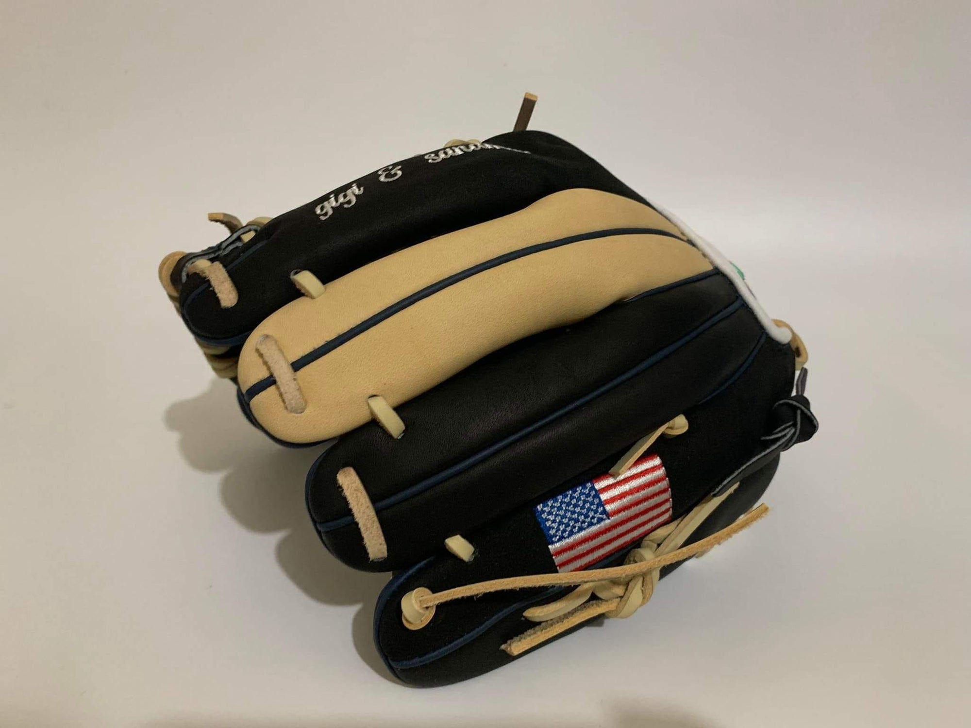 Why Get A Custom Baseball Glove?