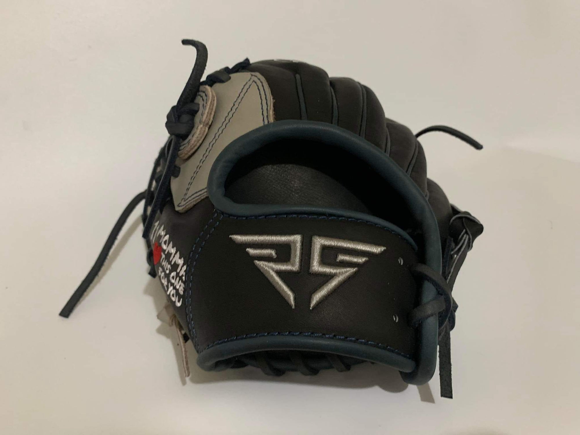 Why Athletes Love Our Baseball Gloves