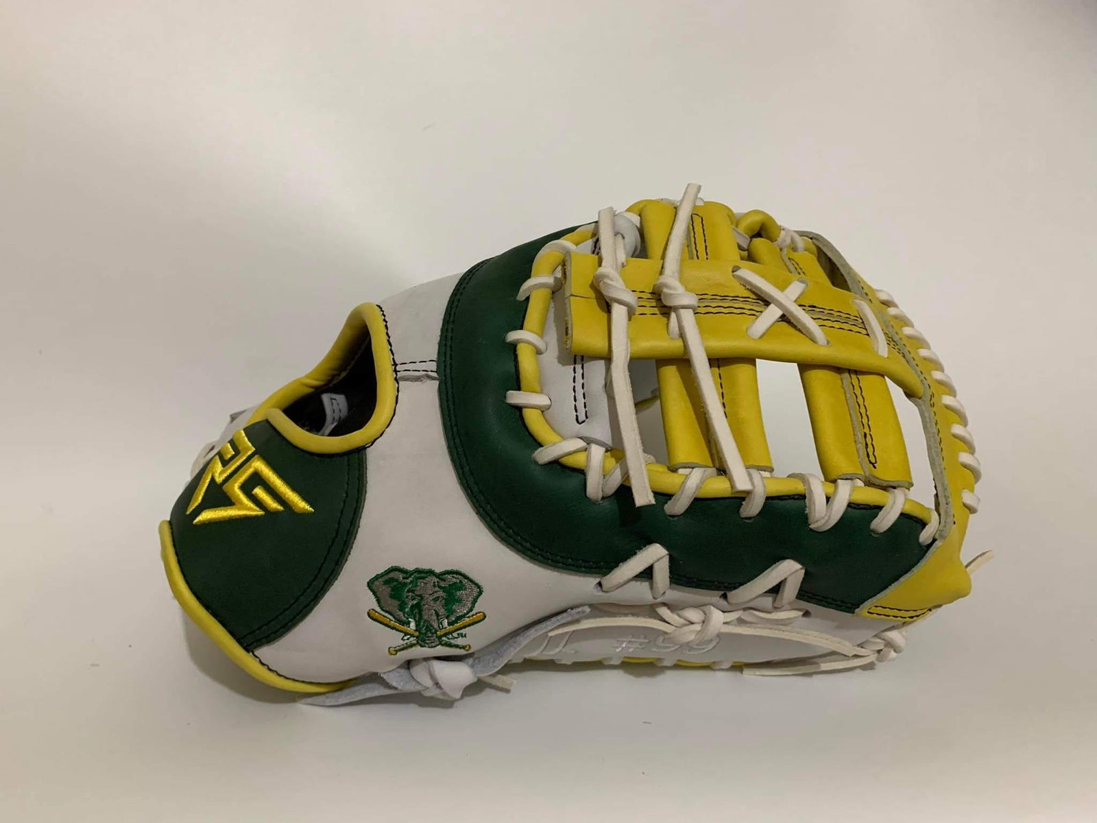 Why Custom Baseball Gloves Are the Best - Relentless Sports