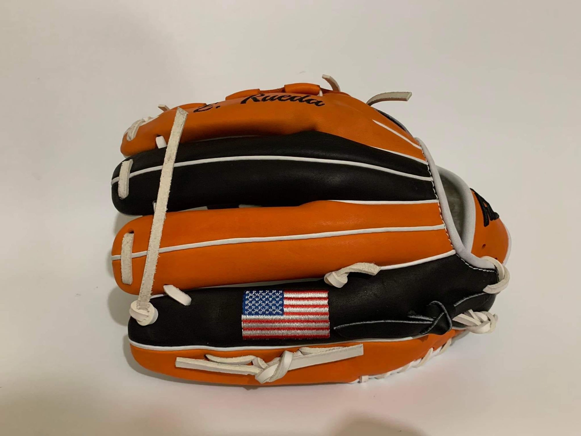 How To Choose The Right Baseball Glove For Your Position