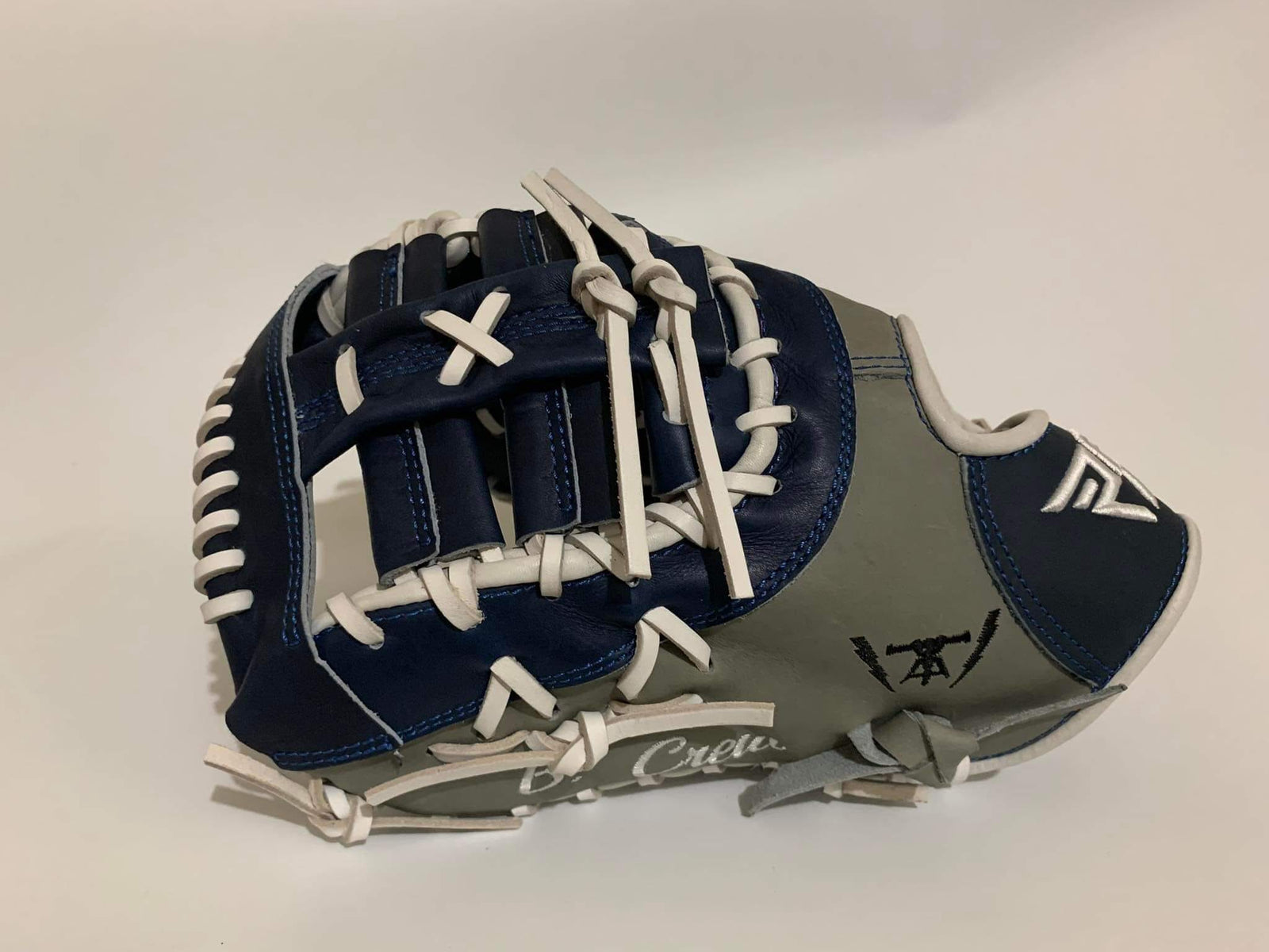4 Things To Consider When Ordering A Custom Baseball Glove