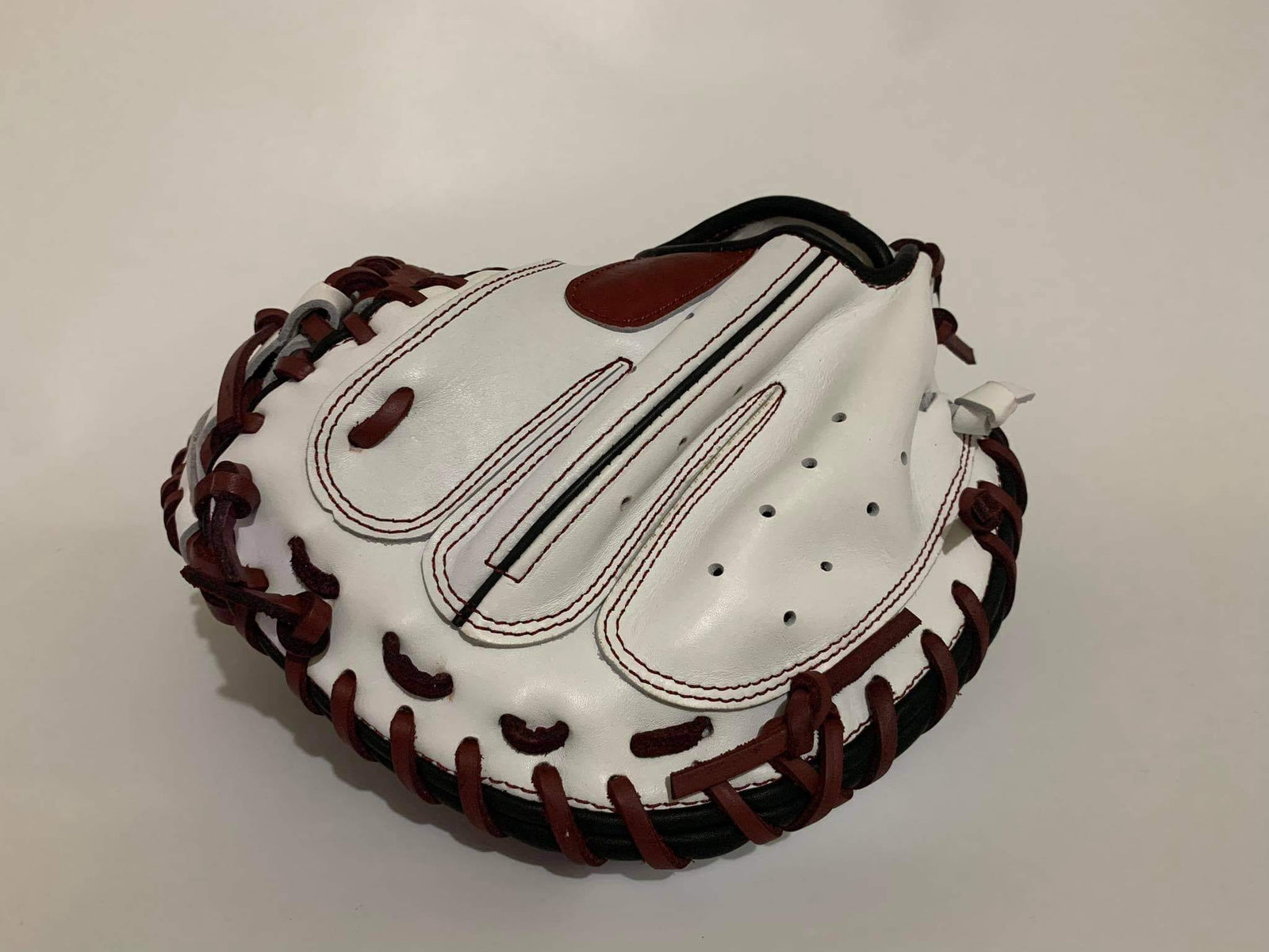 How Baseball Gloves Differ By Position