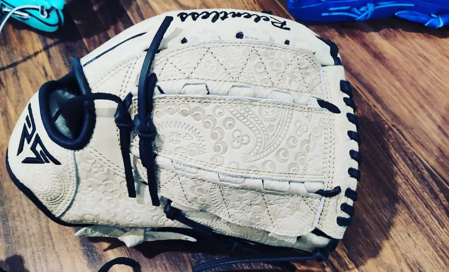 Custom Youth Baseball Gloves: A Game Changer