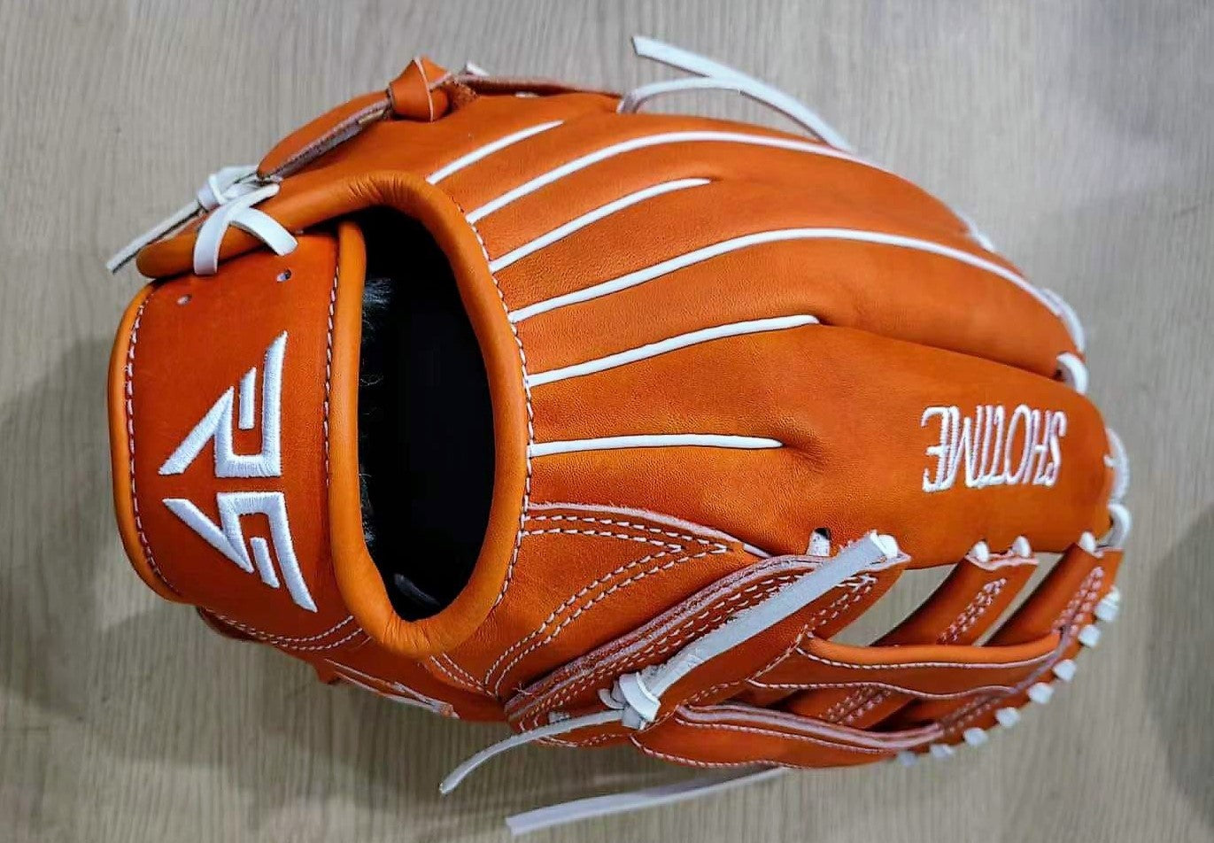 Personalize Your Play with Custom Baseball Gloves