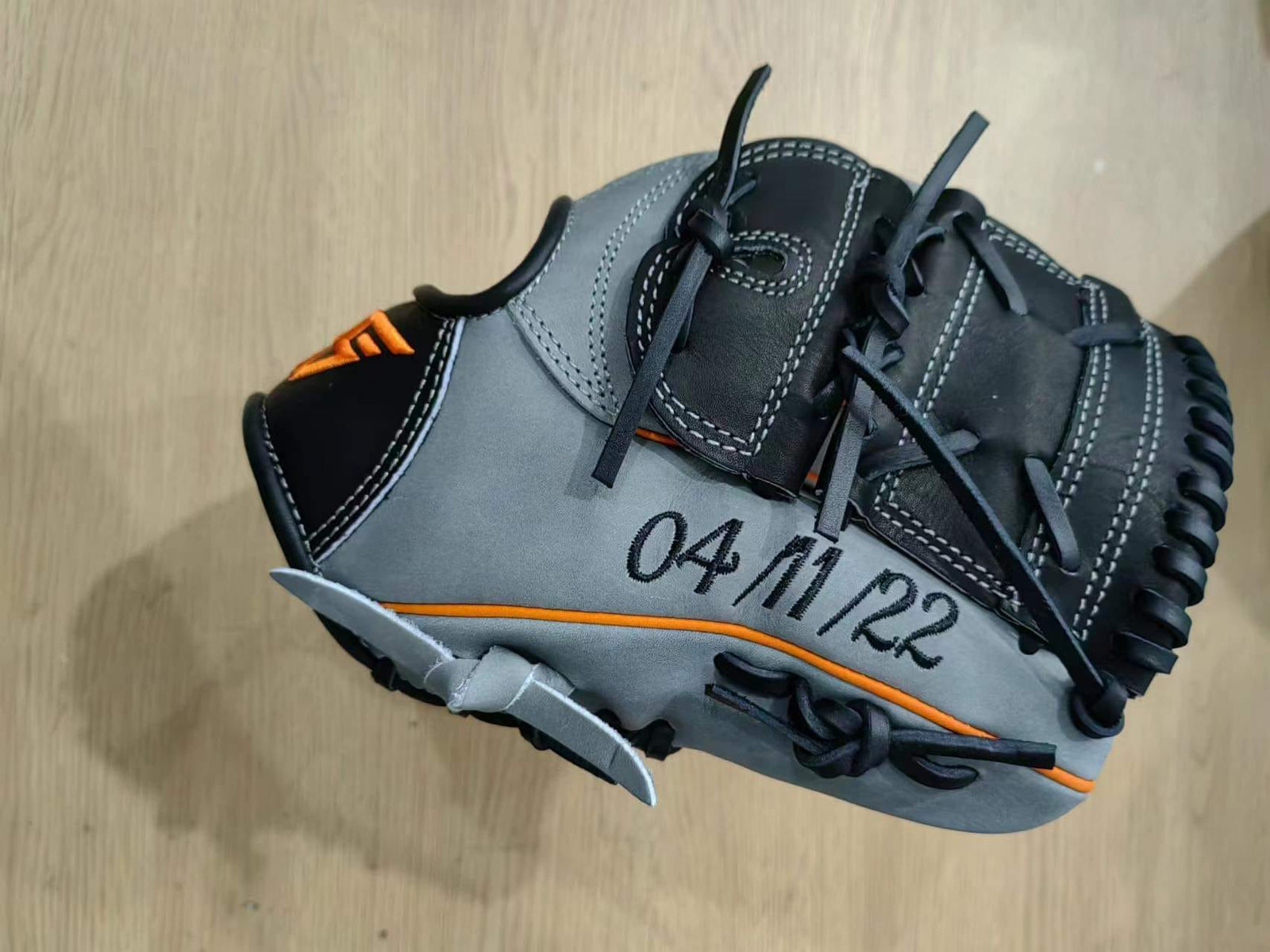 Here Is Where You Can Customize Baseball Gloves