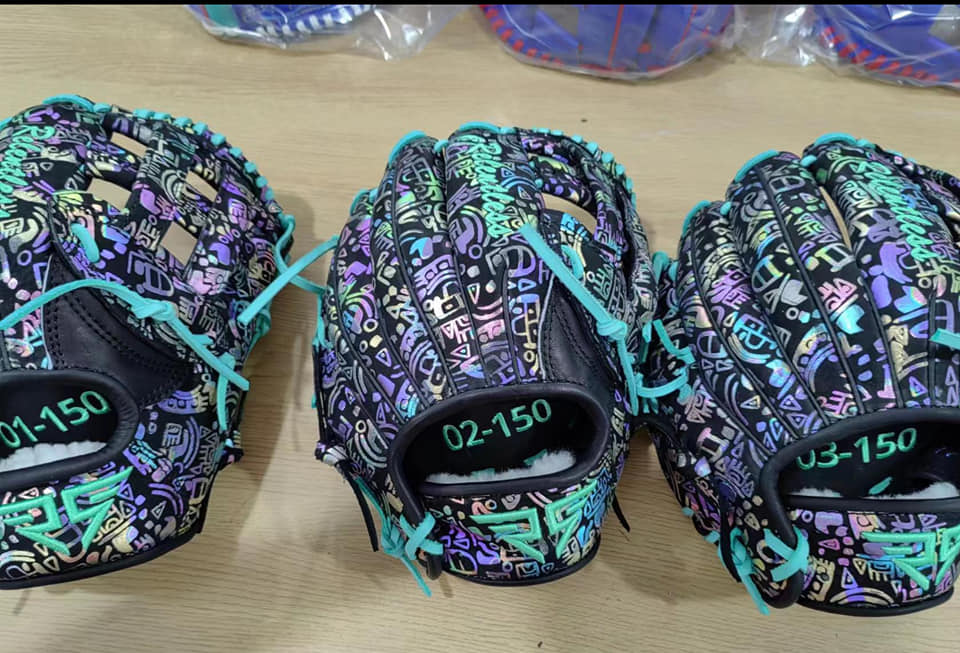 Custom Baseball Gloves