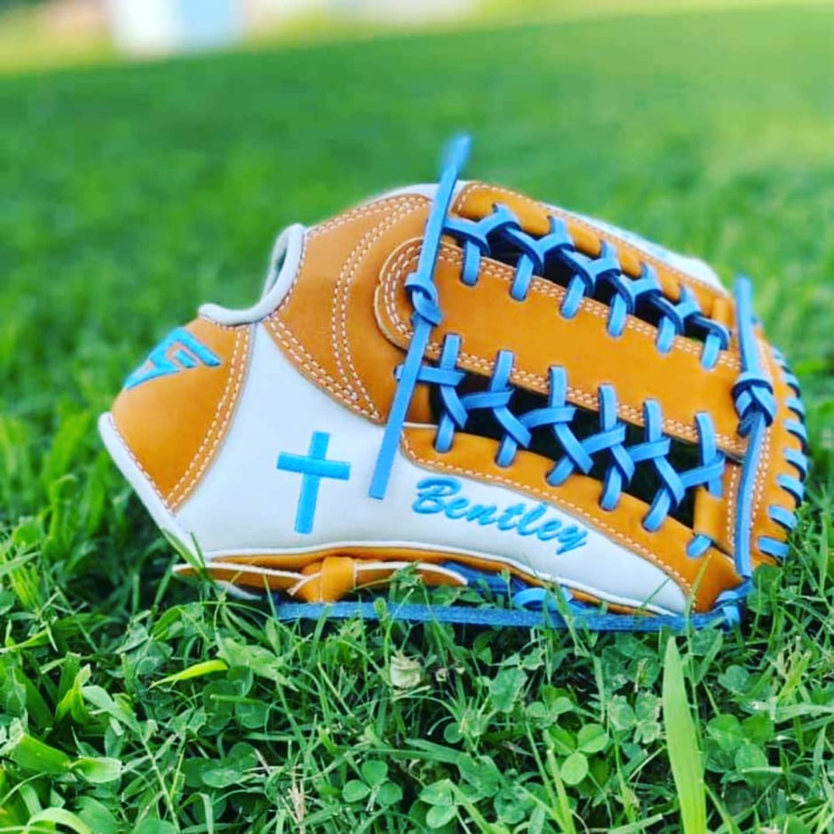 customized cool baseball gloves